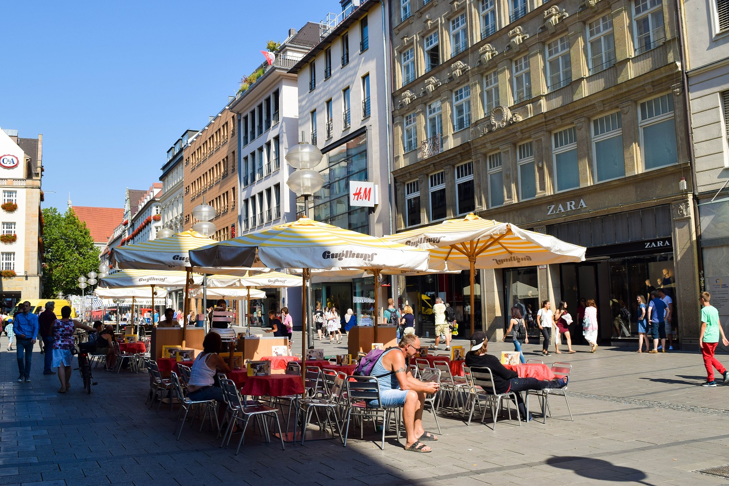 Outdoor Cafe in Munich