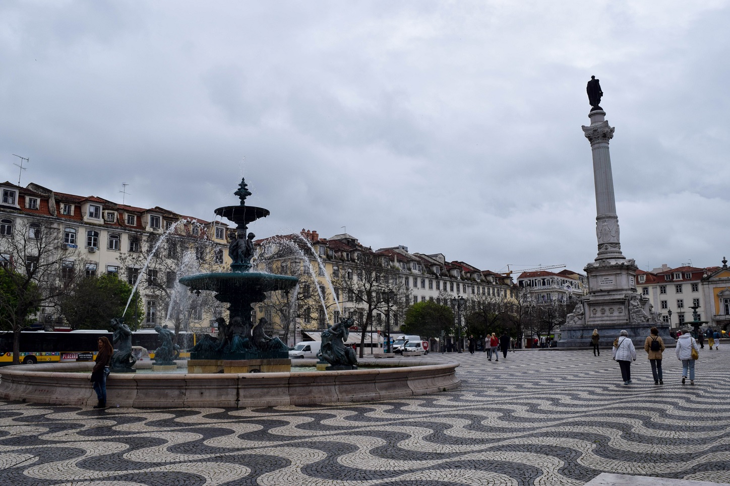 Praça do Rossio in the rain